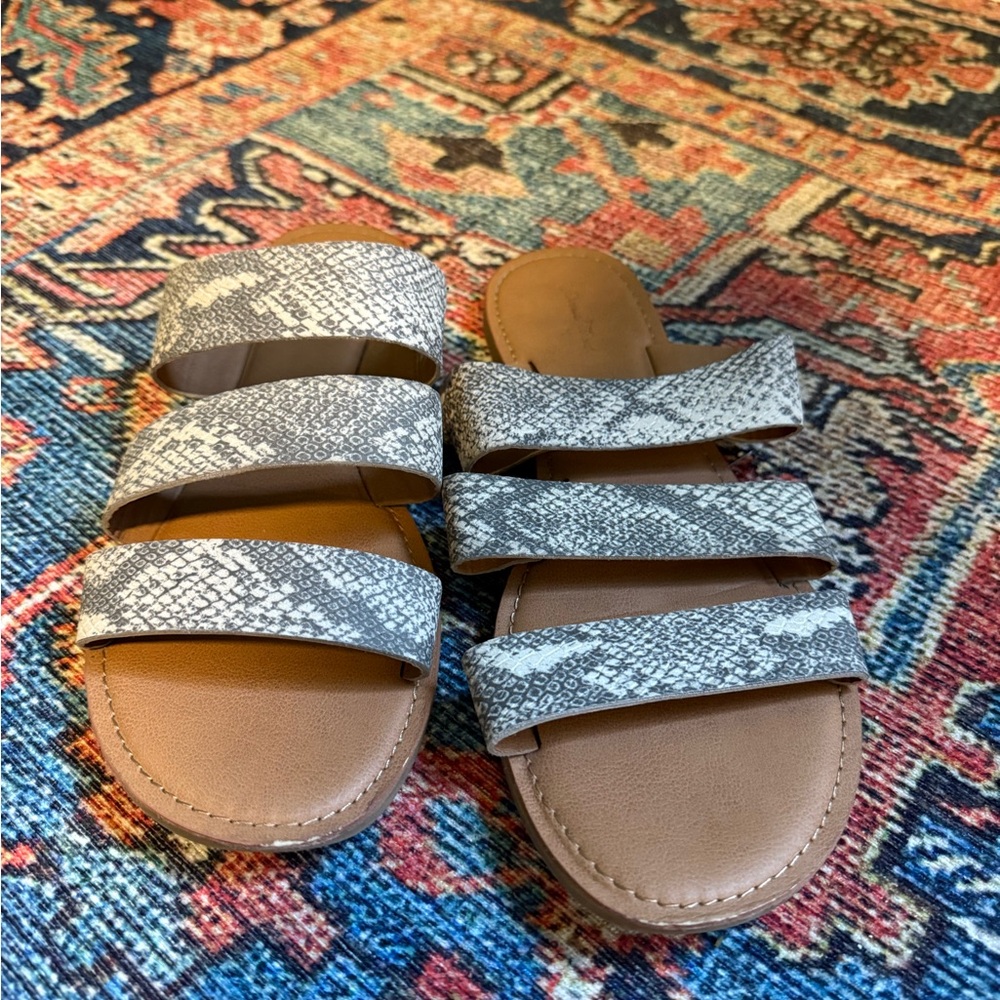 Universal Thread Snake Print Sandals - Gray and Tan